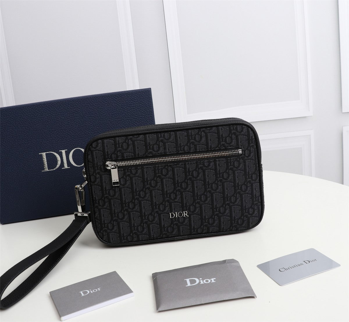 Christian Dior: Handbag