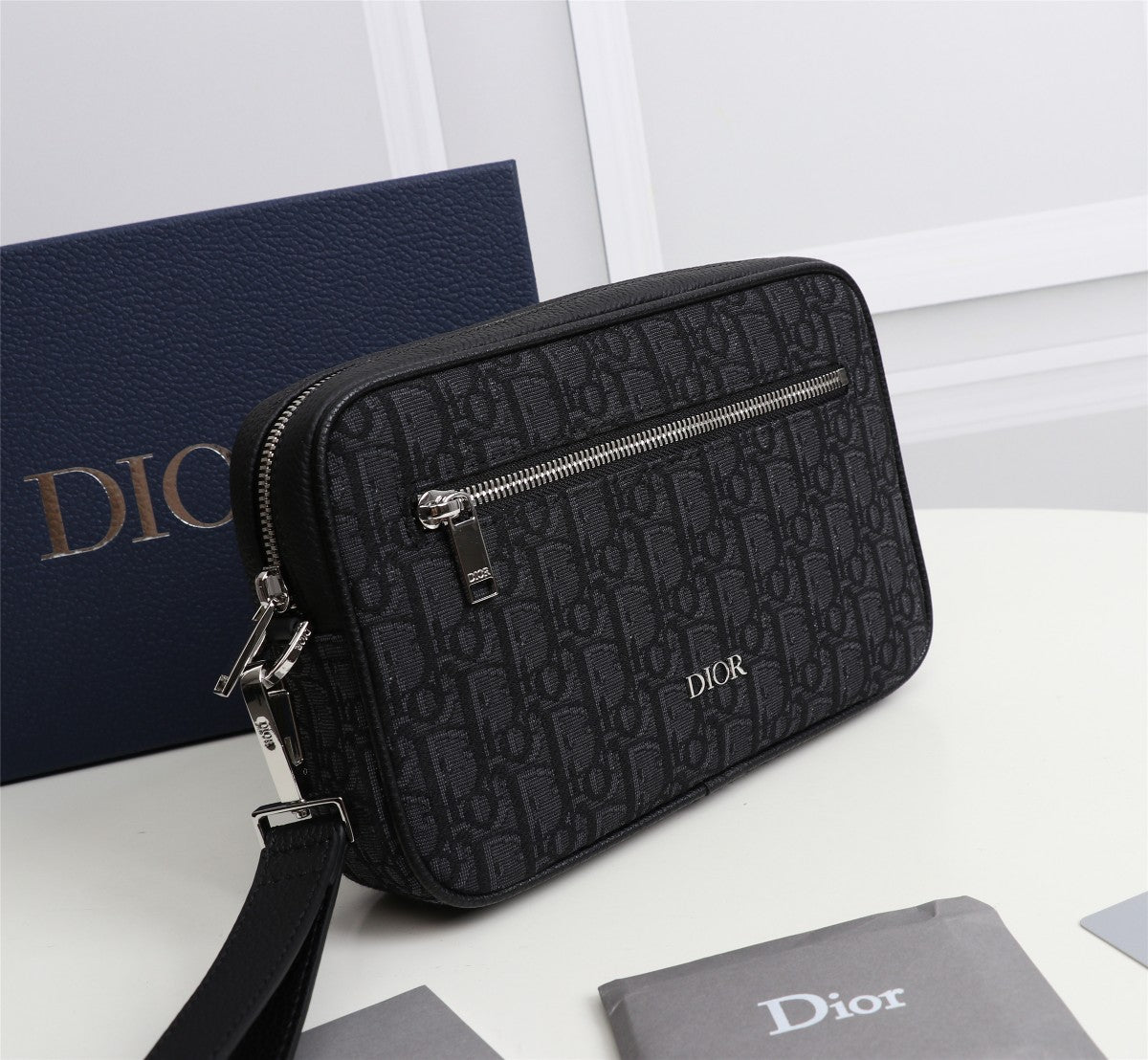 Christian Dior: Handbag