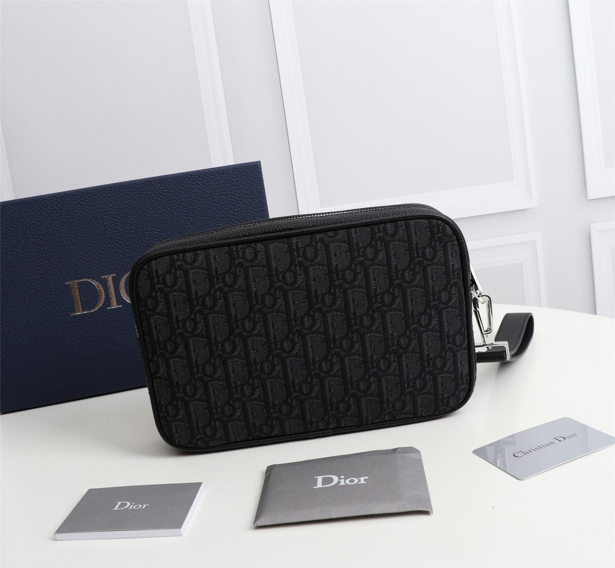 Christian Dior: Handbag